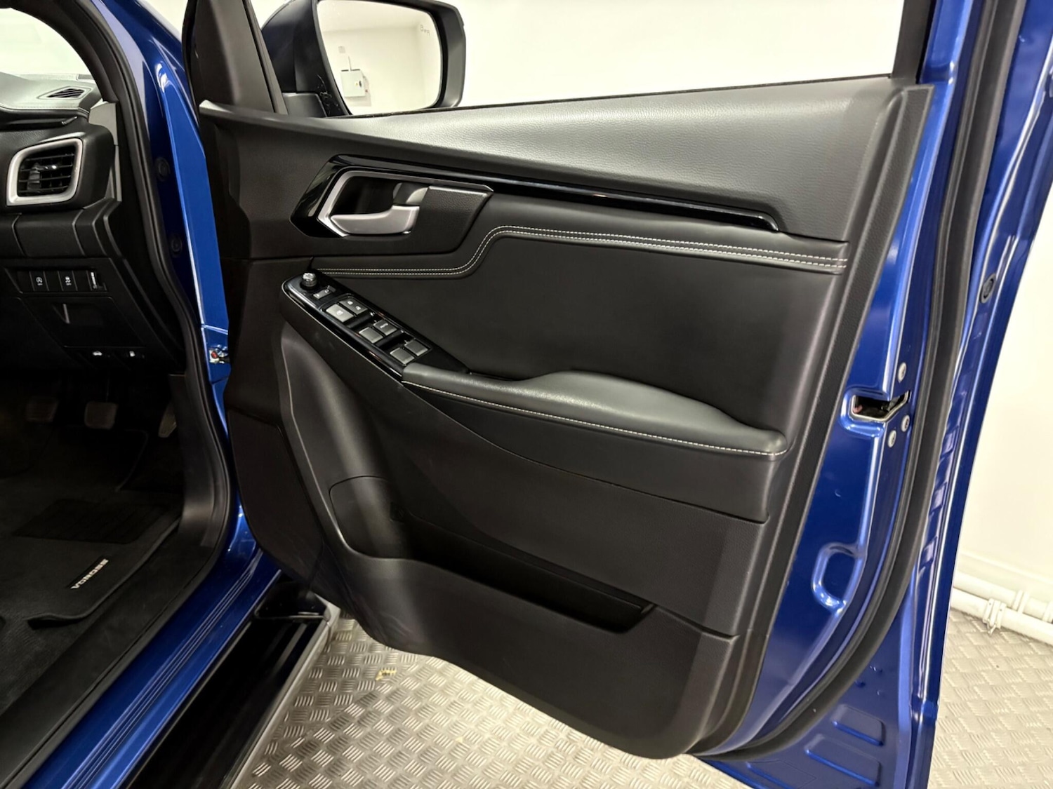 Used Isuzu D-Max 2023 for sale - 77020915: Photo 36