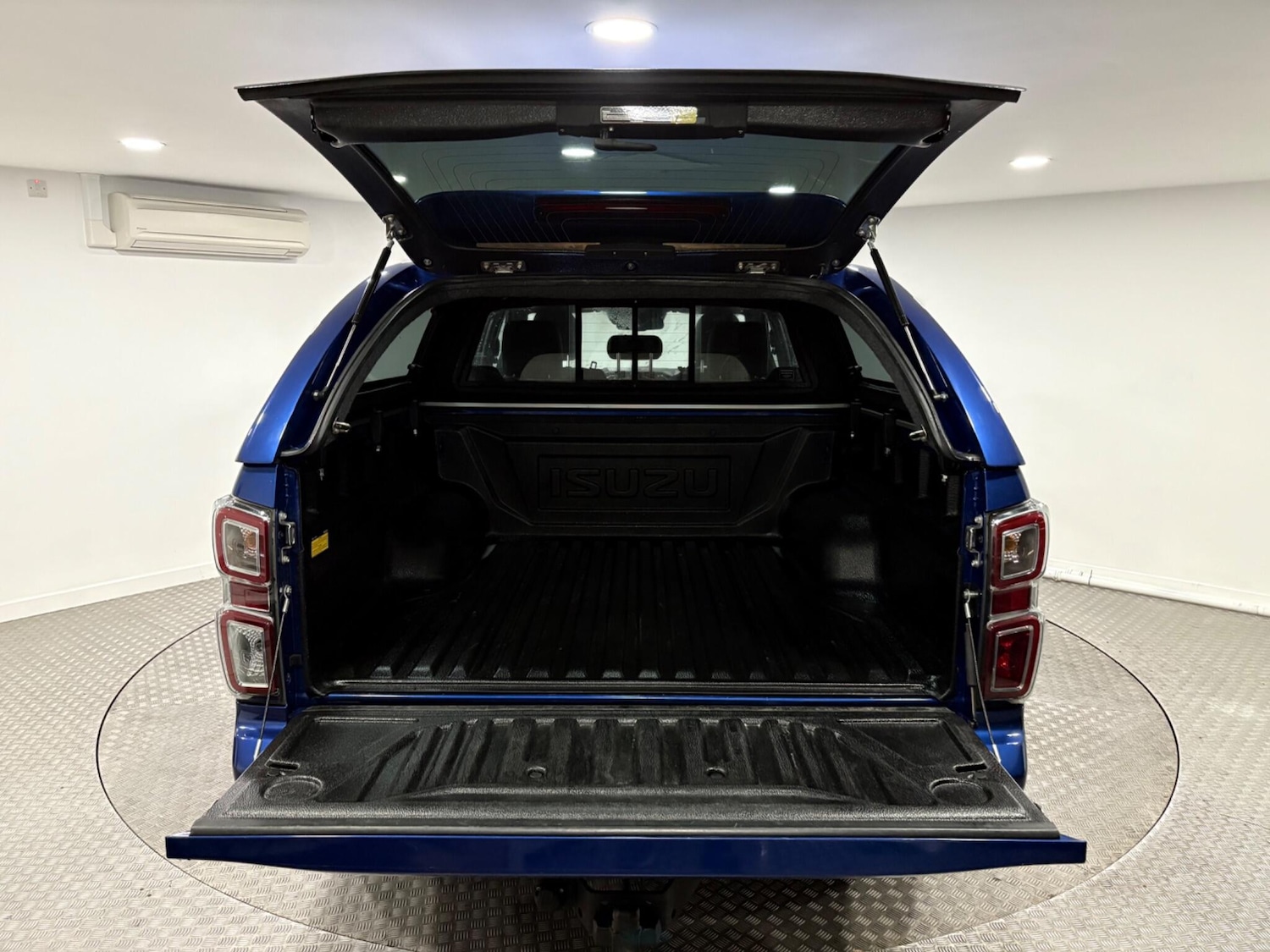 Used Isuzu D-Max 2023 for sale - 77020915: Photo 42