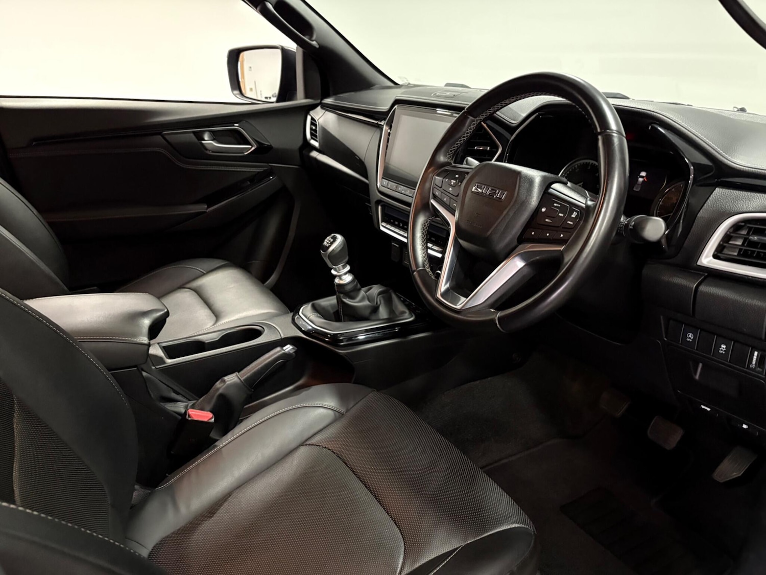 Used Isuzu D-Max 2023 for sale - 77020915: Photo 9