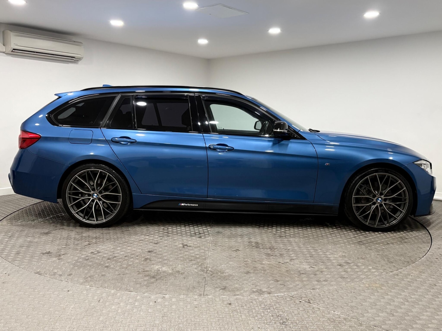 Used BMW 3 Series for sale - 77331087: Photo 2