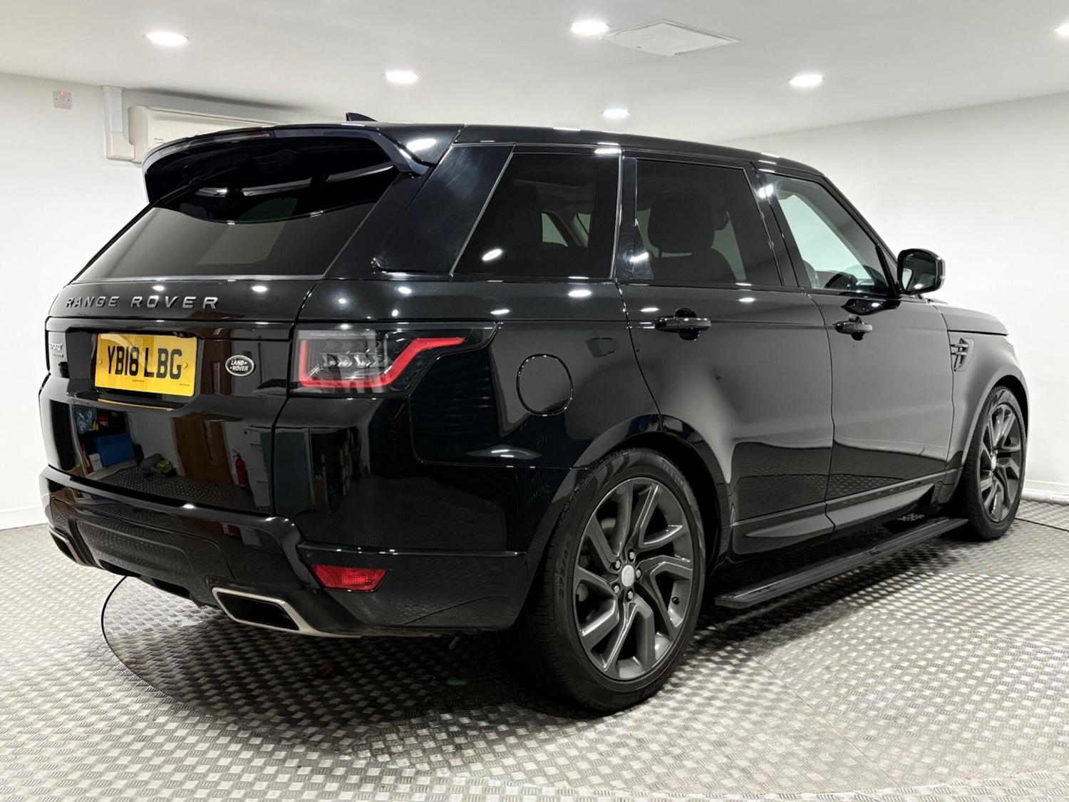 Used Land Rover Range Rover Sport 2018 for sale - 76887240: Photo 3