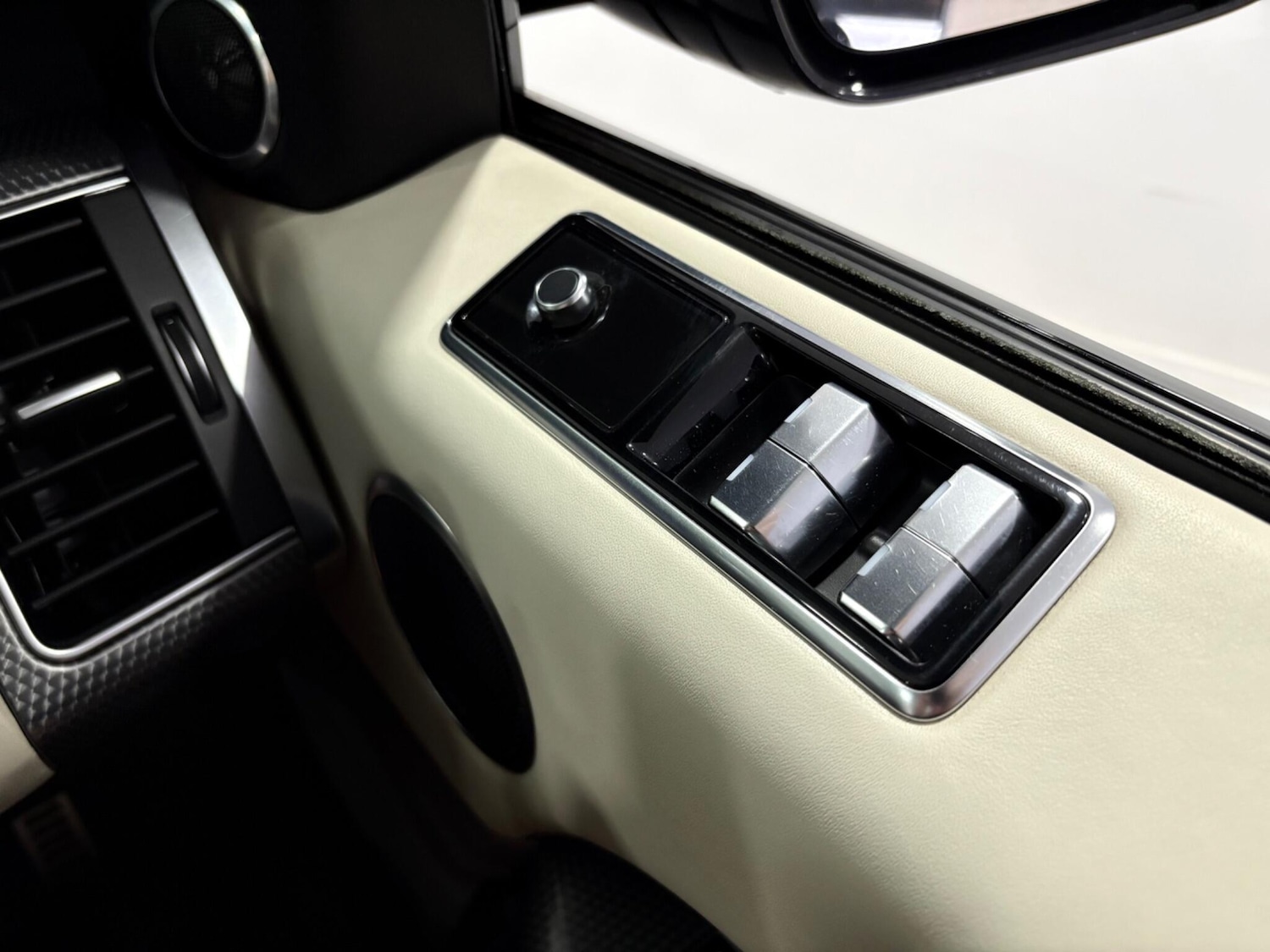 Used Land Rover Range Rover Sport 2018 for sale - 76887240: Photo 40