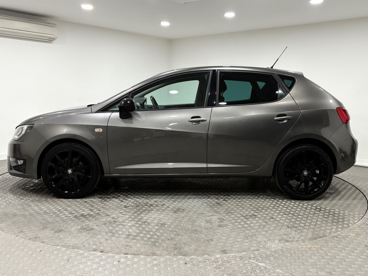 Used SEAT Ibiza 2017 for sale - 77242624: Photo 6
