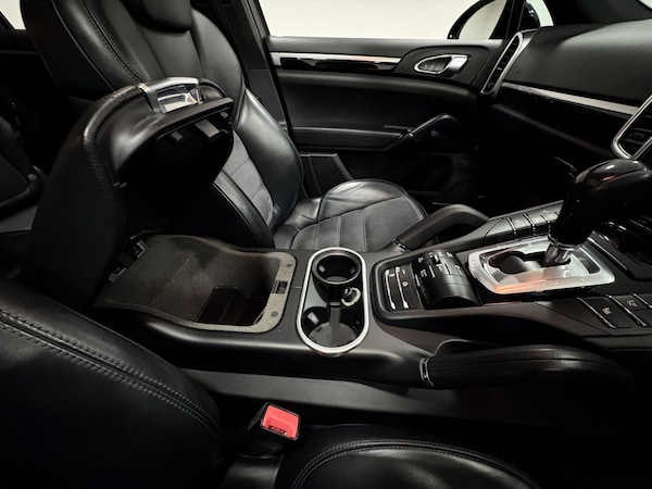 Used Porsche Cayenne 2018 for sale - 75977254: Photo 37