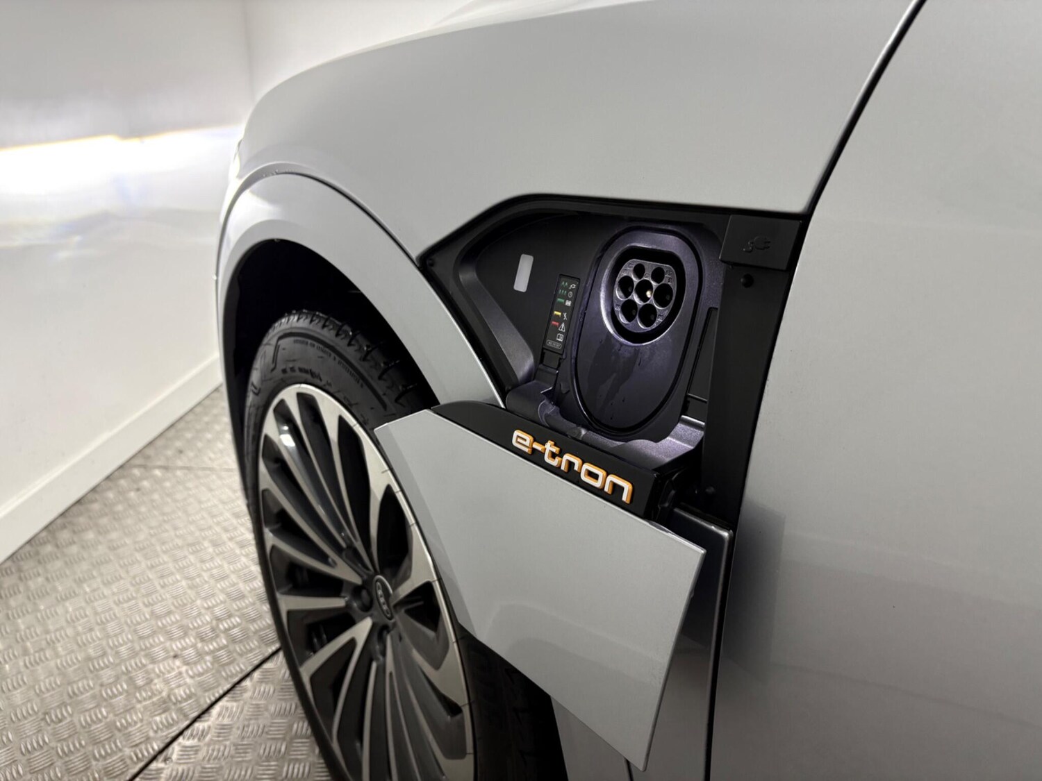 Used Audi e-tron 2021 for sale - 77266864: Photo 59