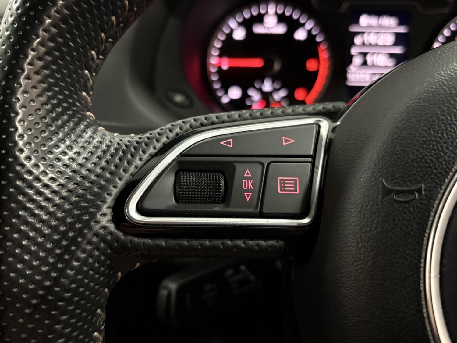 Used Audi Q3 2017 for sale - 77021111: Photo 17