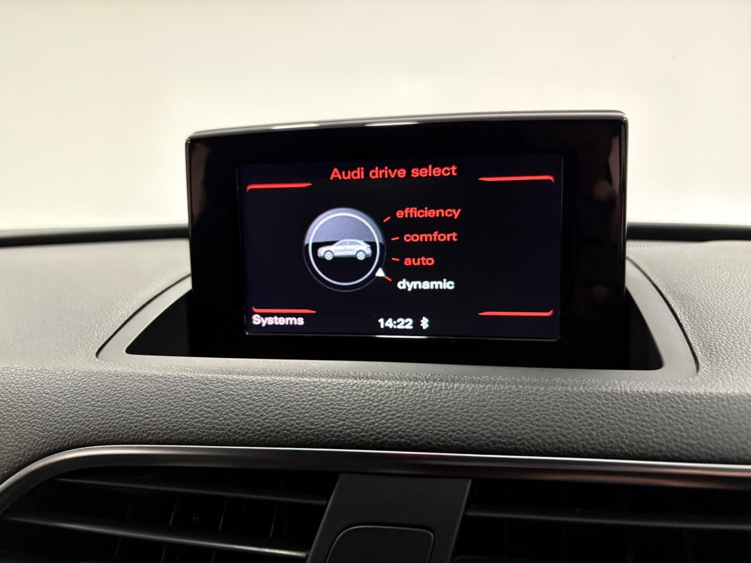 Used Audi Q3 2017 for sale - 77021111: Photo 24