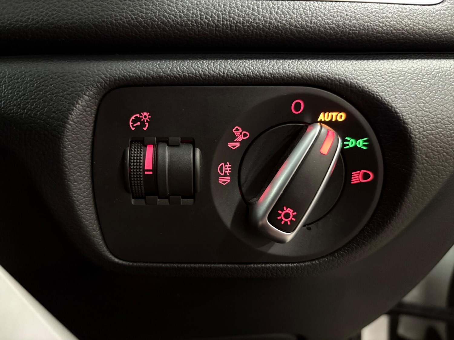 Used Audi Q3 2017 for sale - 77021111: Photo 36