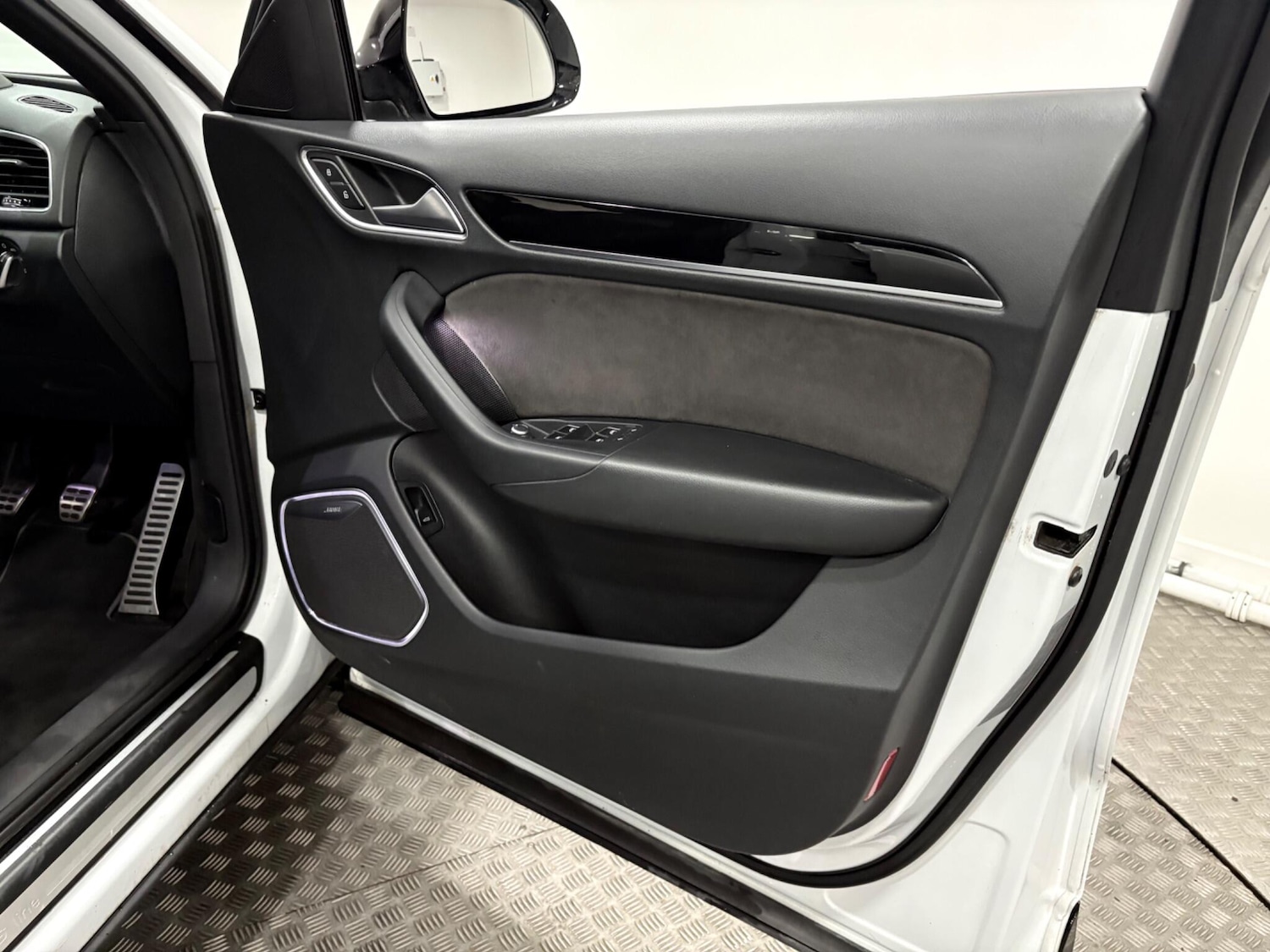 Used Audi Q3 2017 for sale - 77021111: Photo 39