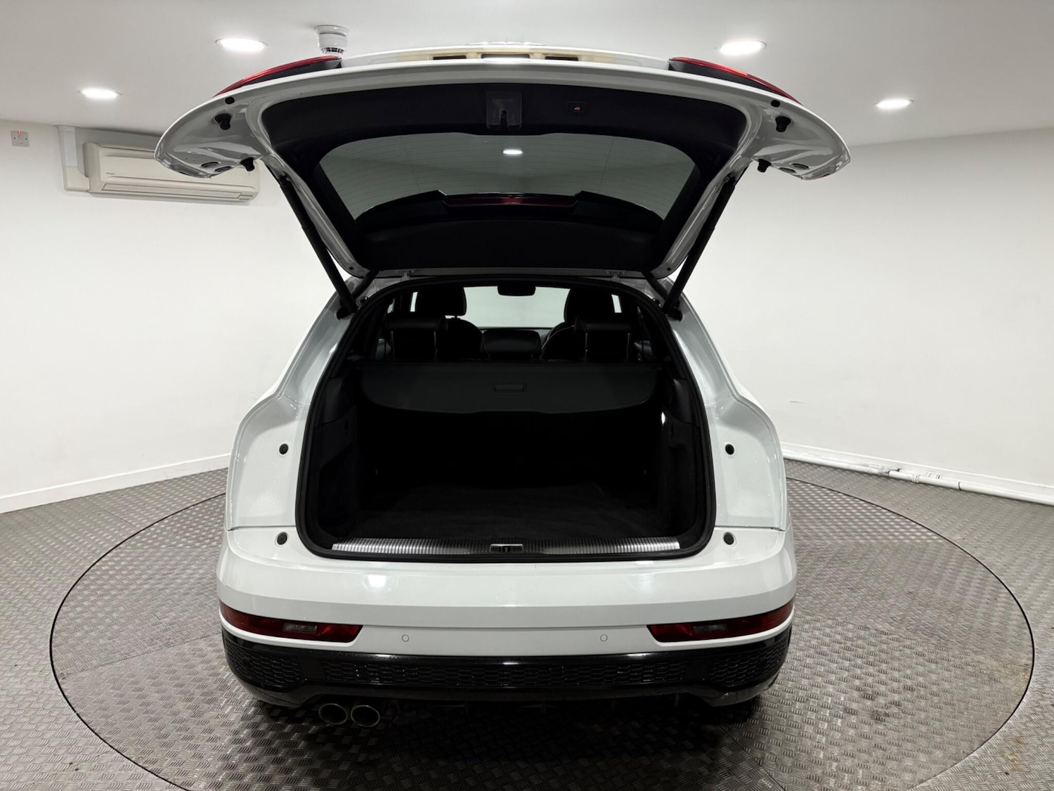 Used Audi Q3 2017 for sale - 77021111: Photo 44