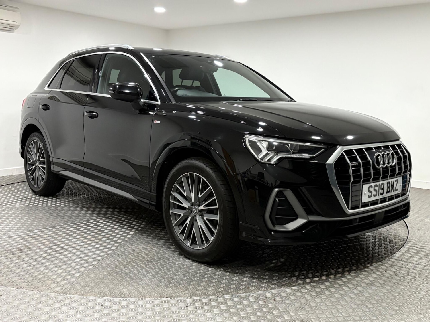 Used Audi Q3 2019 for sale - 76424968: Photo 1