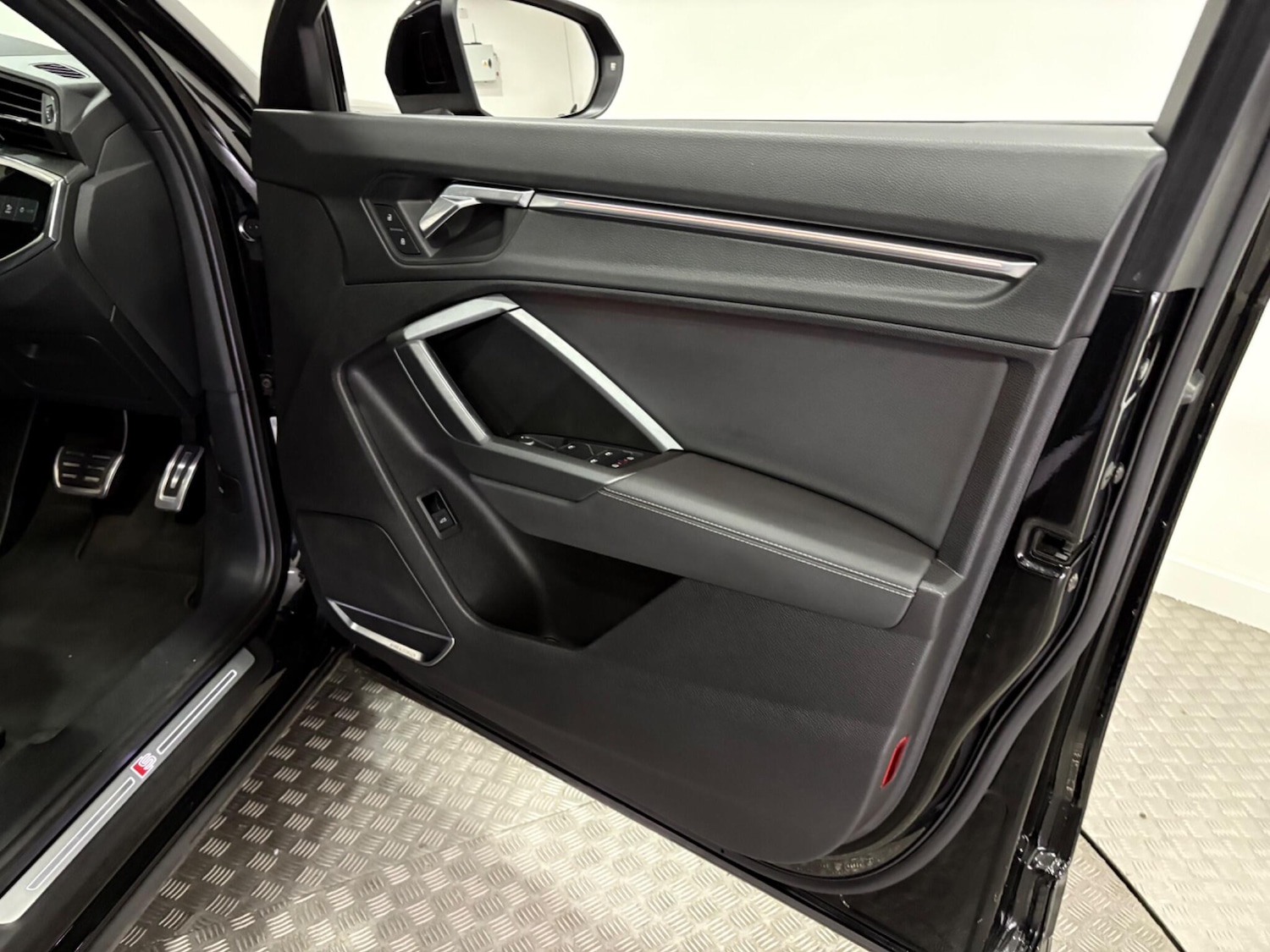 Used Audi Q3 2019 for sale - 76424968: Photo 42