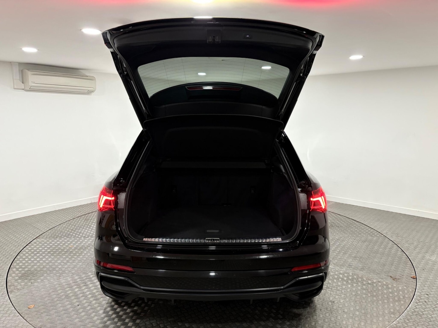 Used Audi Q3 2019 for sale - 76424968: Photo 48