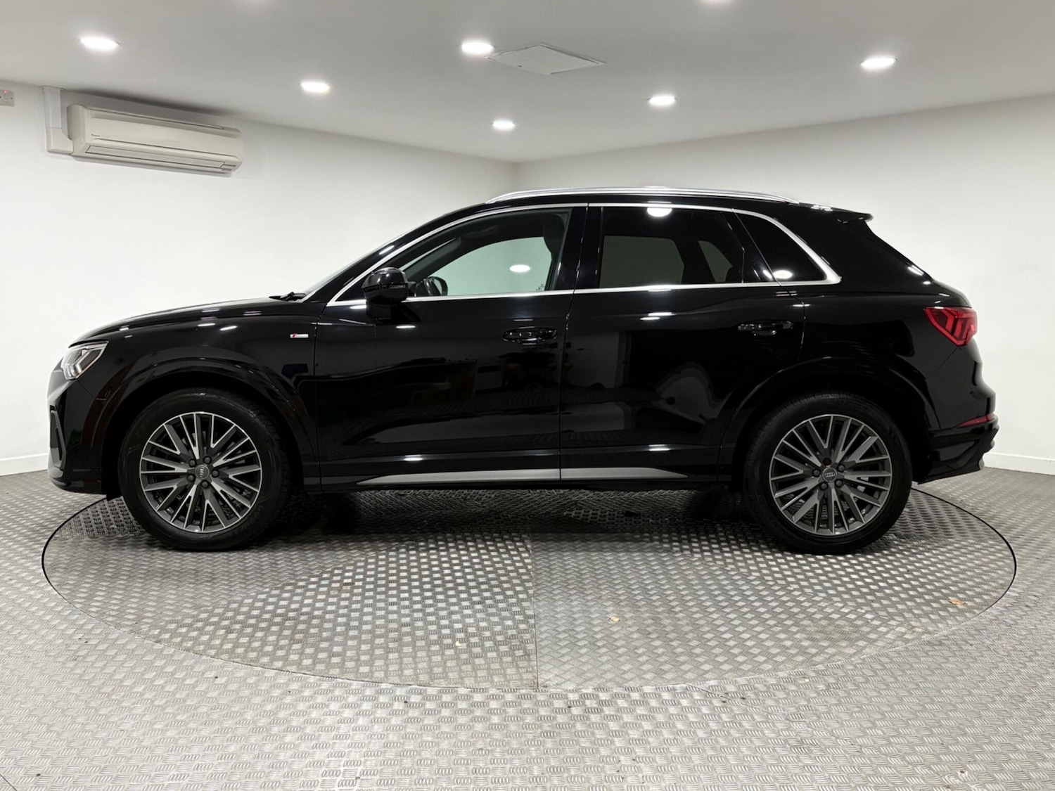 Used Audi Q3 2019 for sale - 76424968: Photo 6