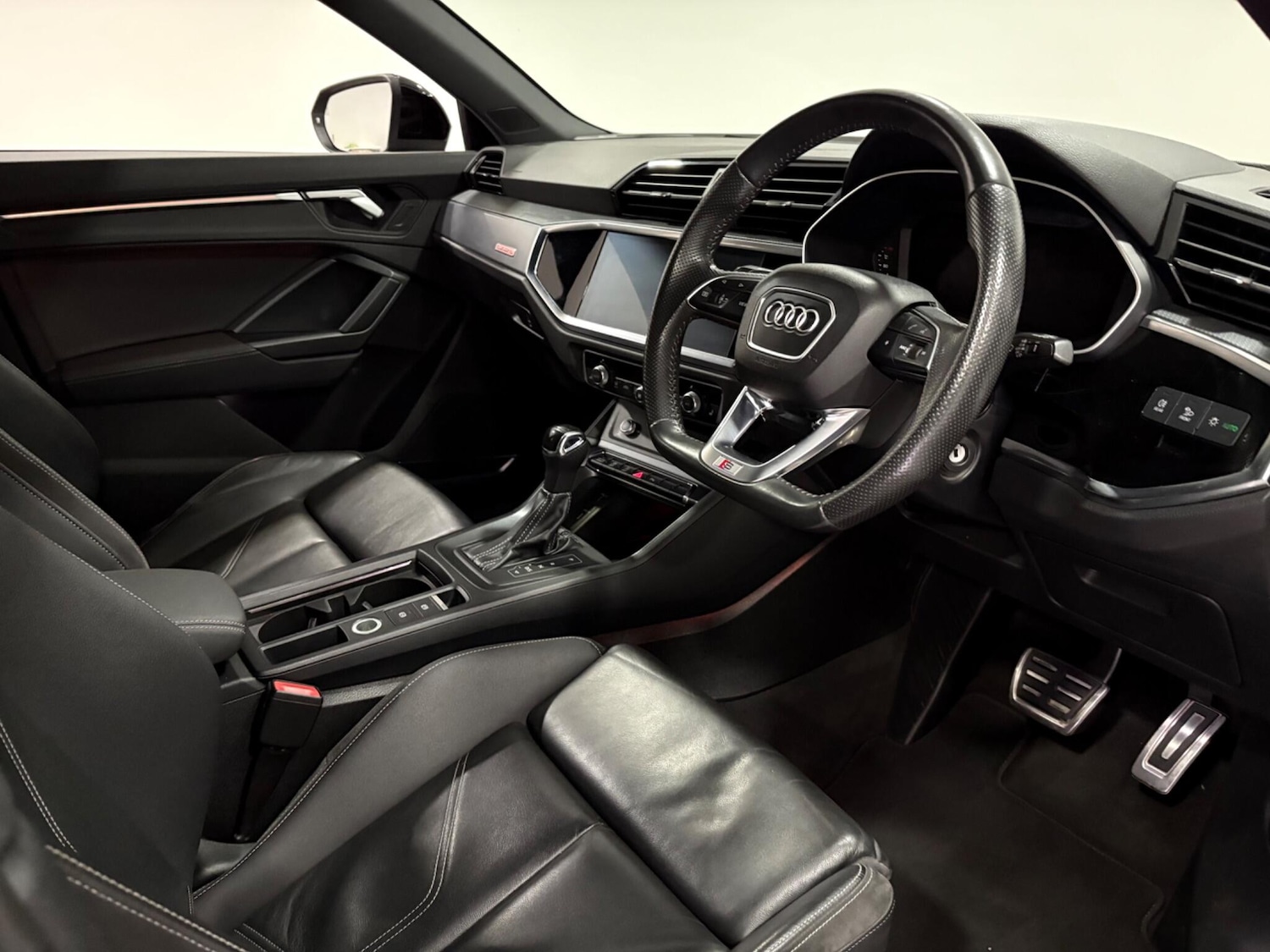 Used Audi Q3 2019 for sale - 76424968: Photo 9