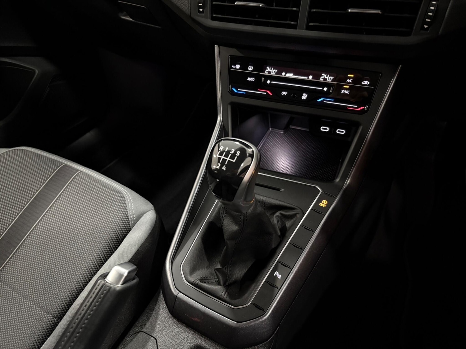 Used Volkswagen Polo 2022 for sale - 77021237: Photo 32