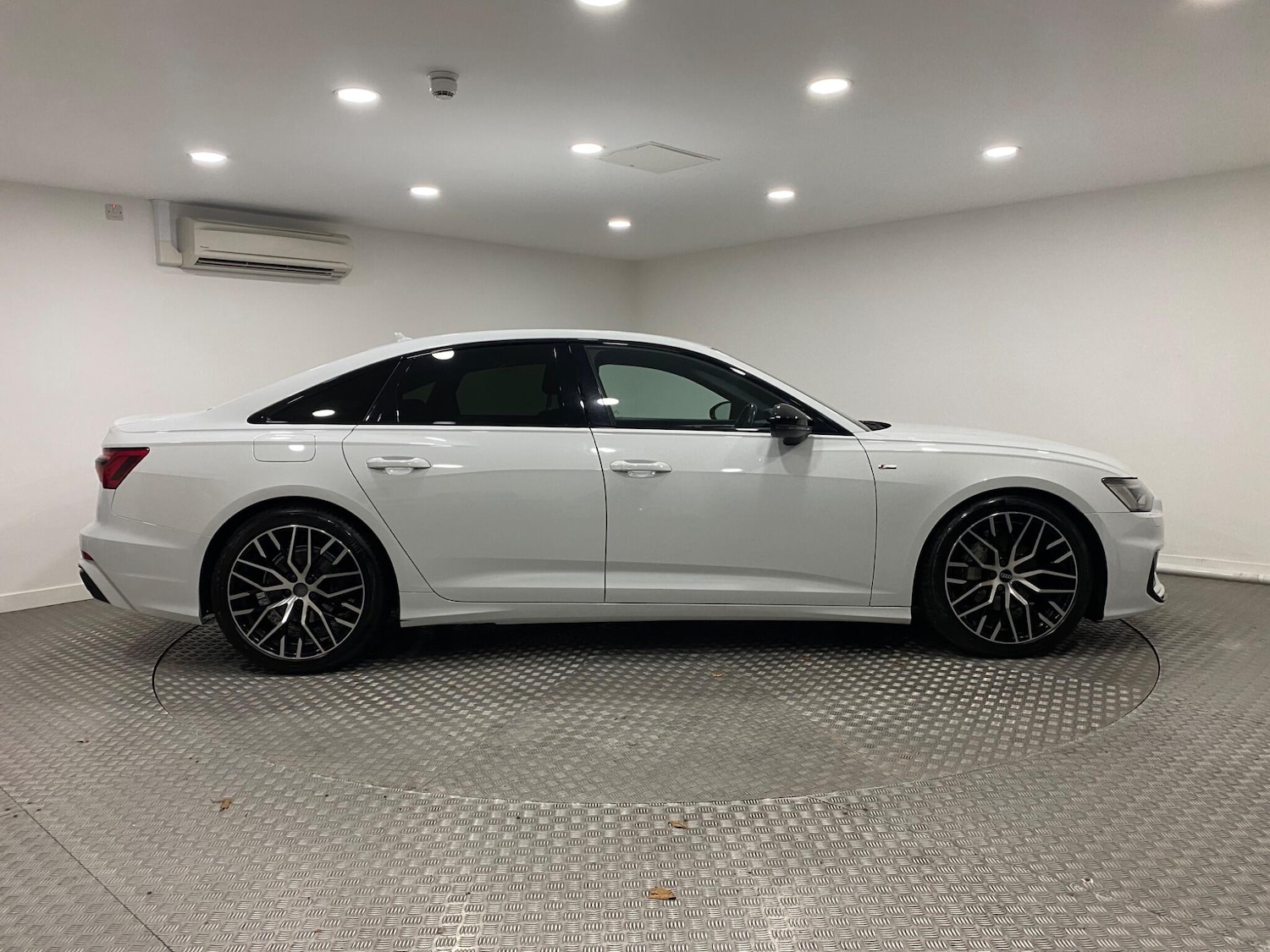 Used Audi A6 2021 for sale - 76408982: Photo 2