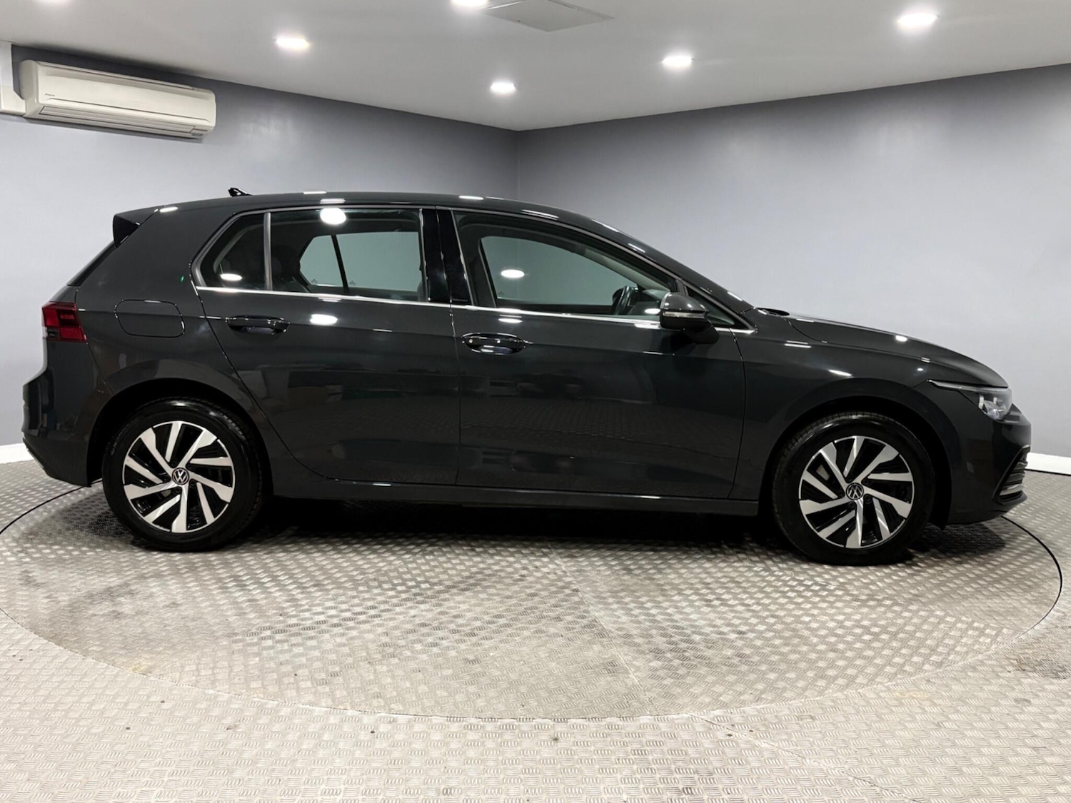 Used Volkswagen Golf 2023 for sale - 78018783: Photo 2