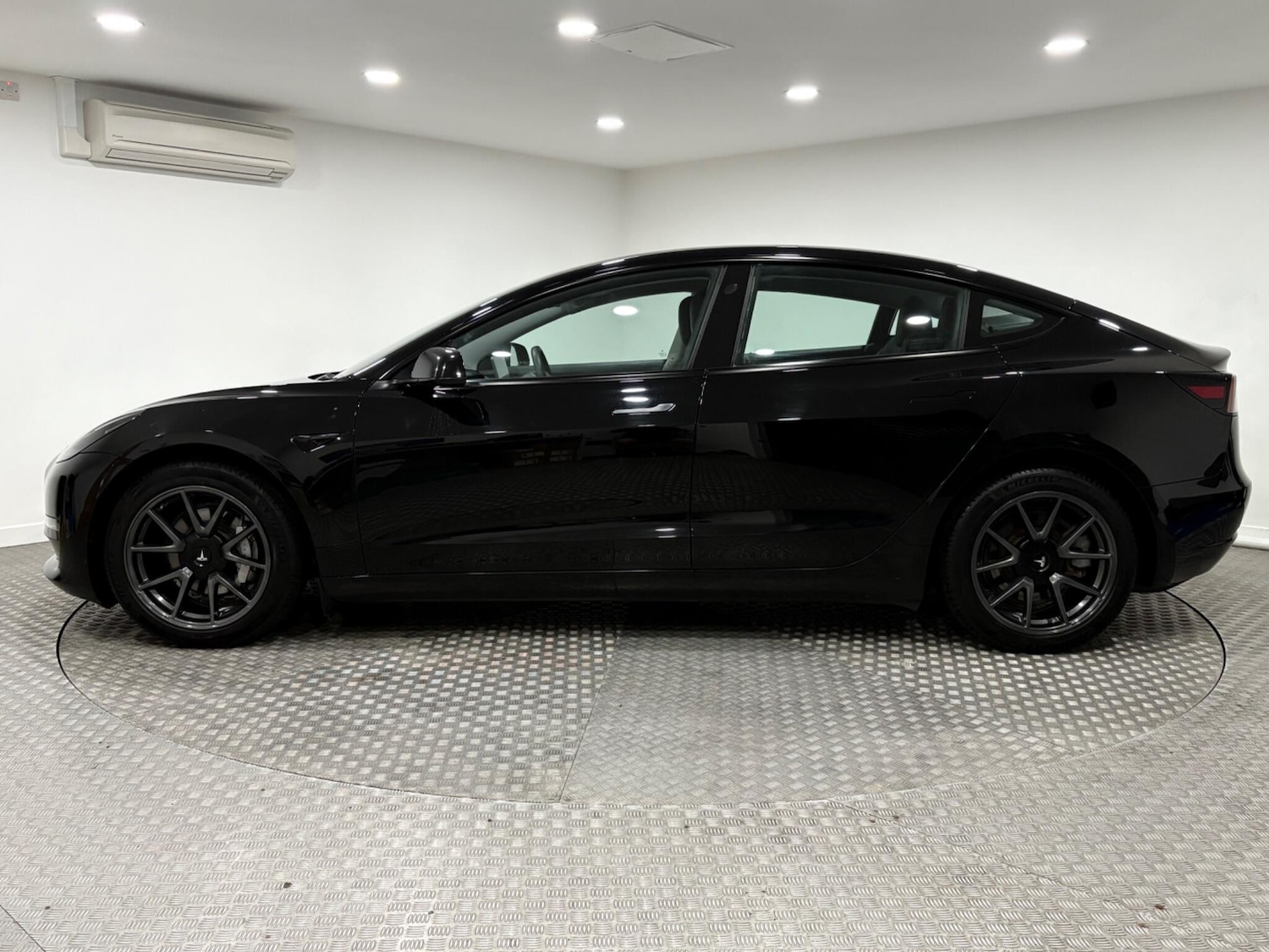 Used Tesla Model 3 2021 for sale - 76701880: Photo 6