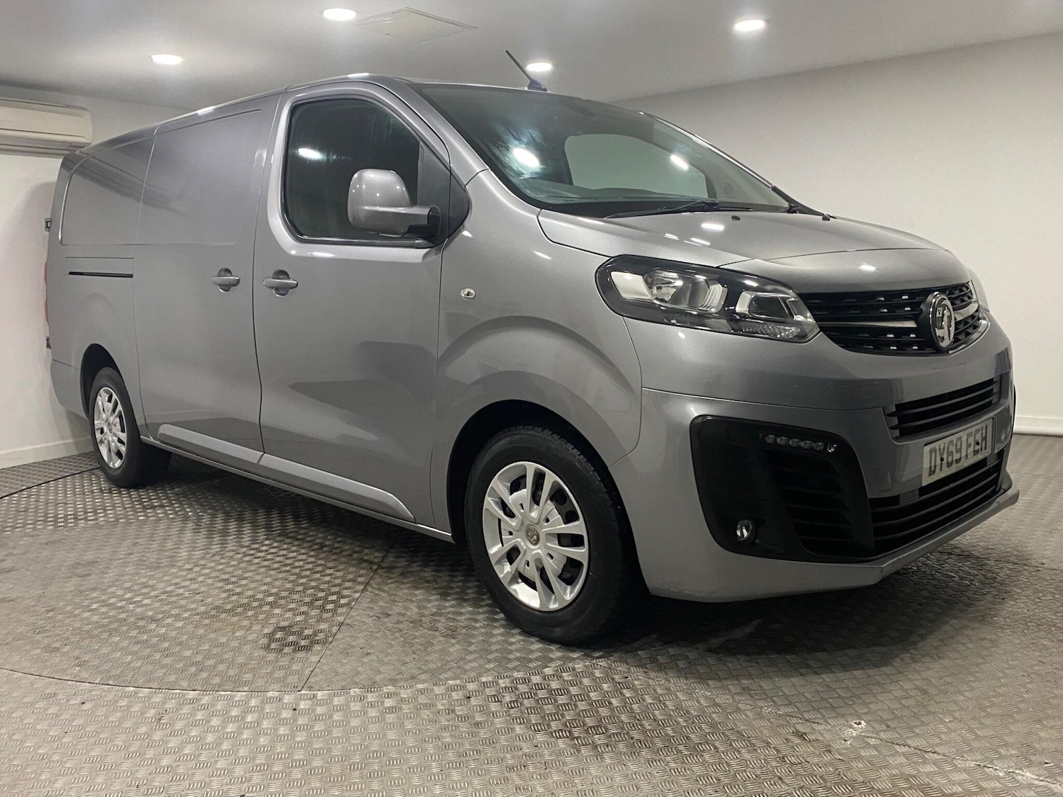 Used Vauxhall Vivaro 2019 for sale - 77119857: Photo 1