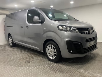 Vauxhall Vivaro feature image