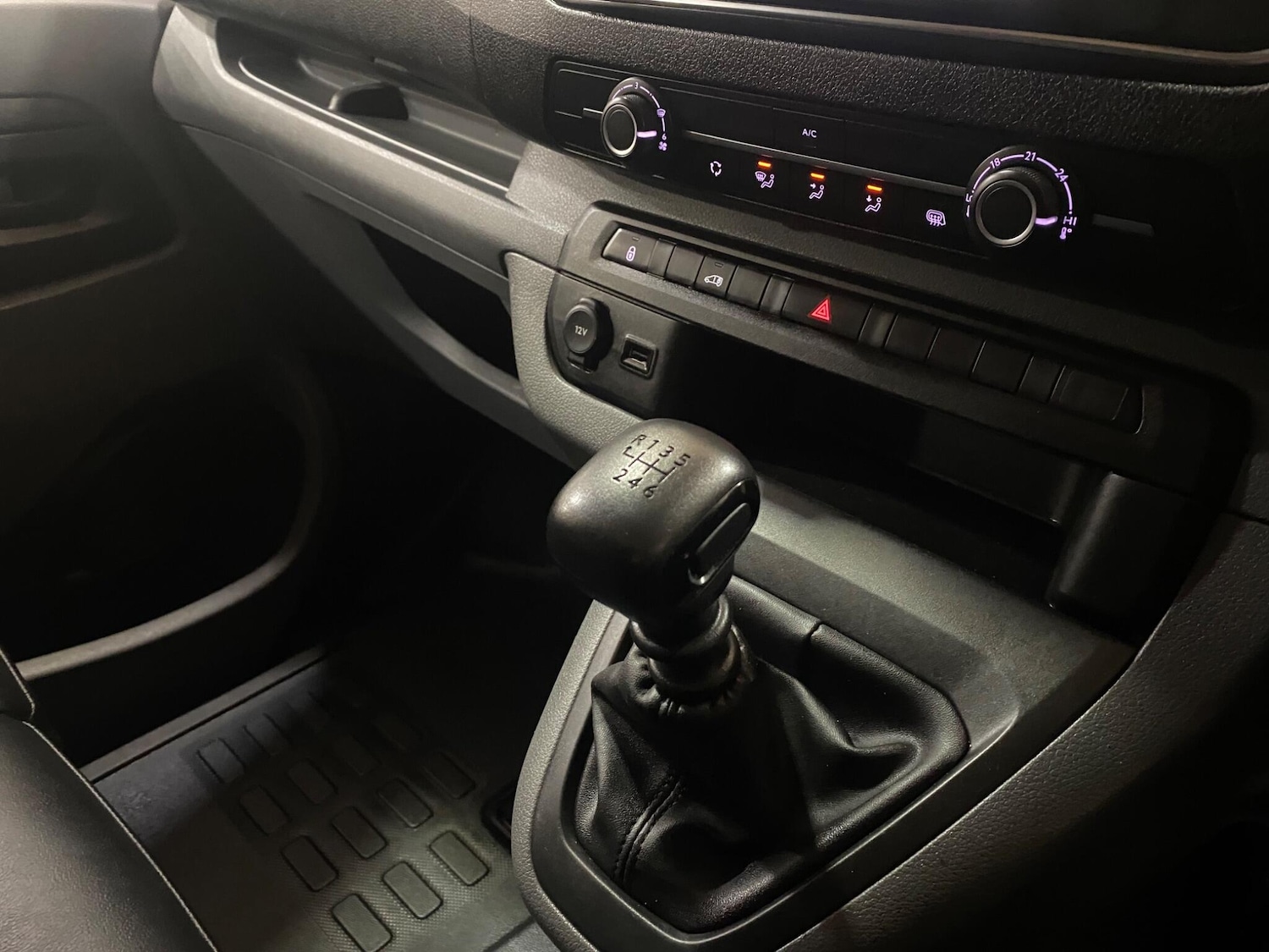 Used Vauxhall Vivaro 2019 for sale - 77119857: Photo 25