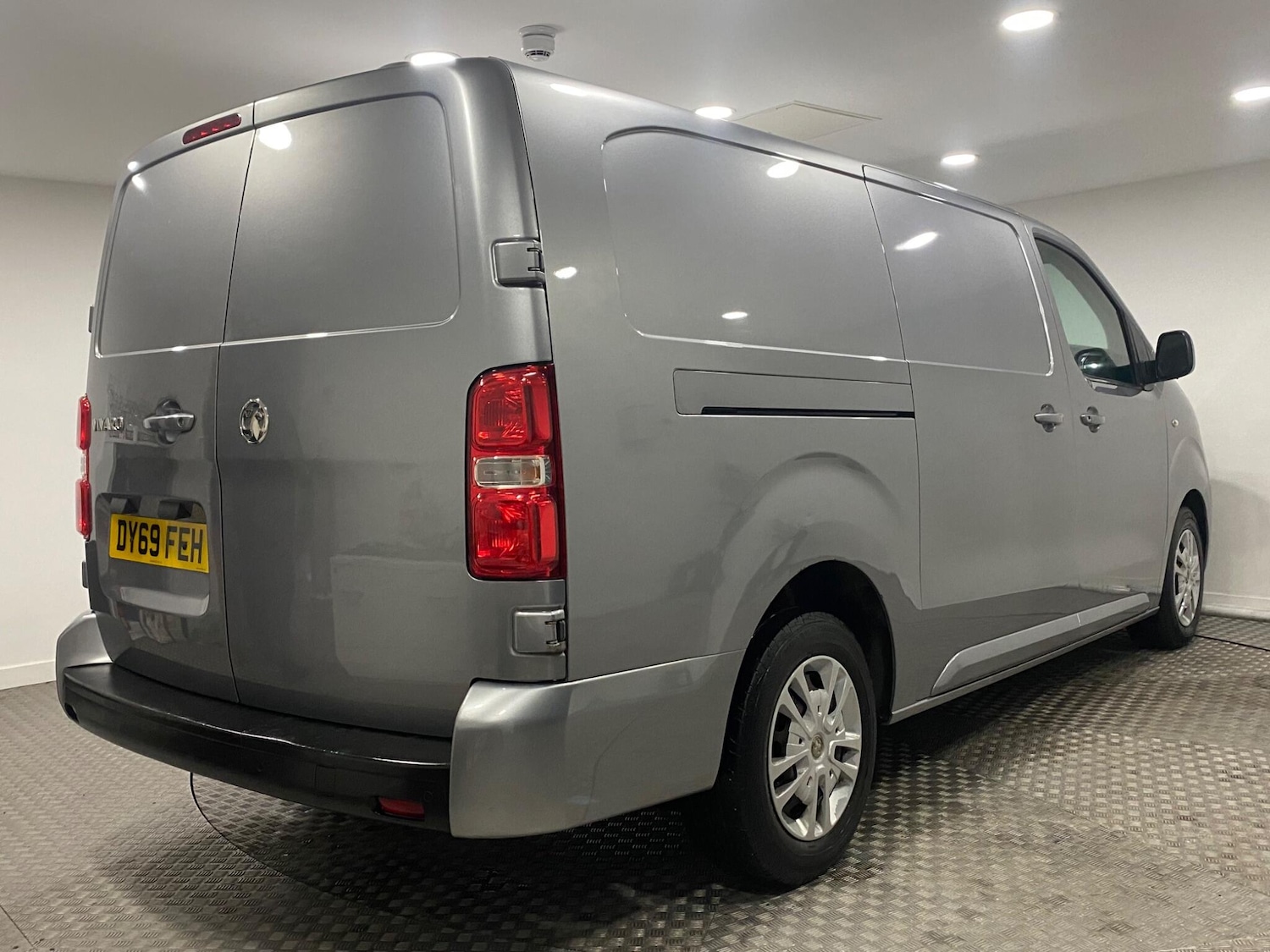 Used Vauxhall Vivaro 2019 for sale - 77119857: Photo 3