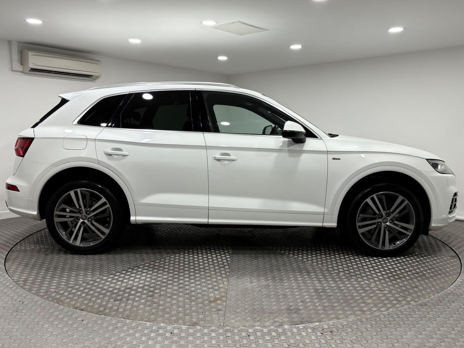 Used Audi Q5 2018 for sale - 76360585: Photo 2