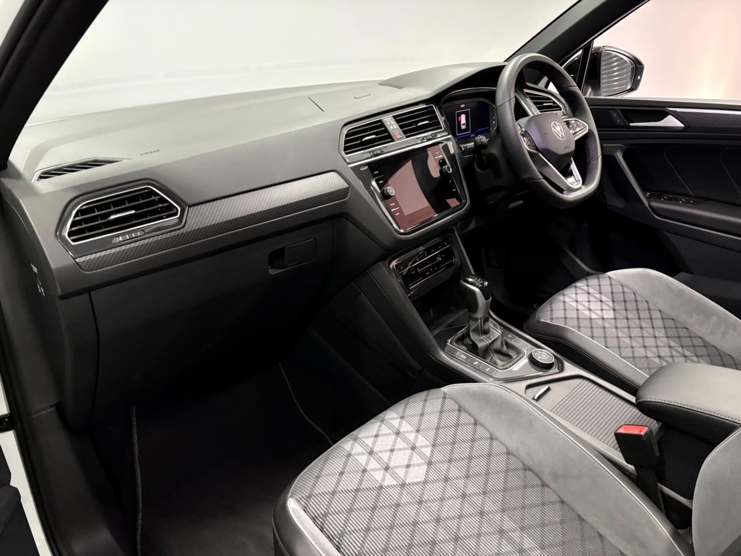 Used Volkswagen Tiguan 2024 for sale - 77657830: Photo 11