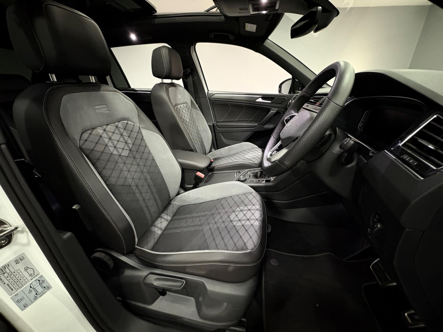 Used Volkswagen Tiguan 2024 for sale - 77657830: Photo 12