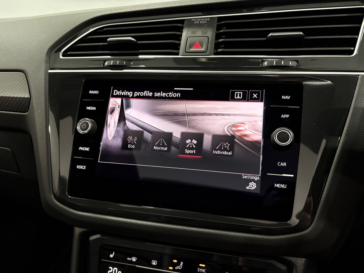 Used Volkswagen Tiguan 2024 for sale - 77657830: Photo 29