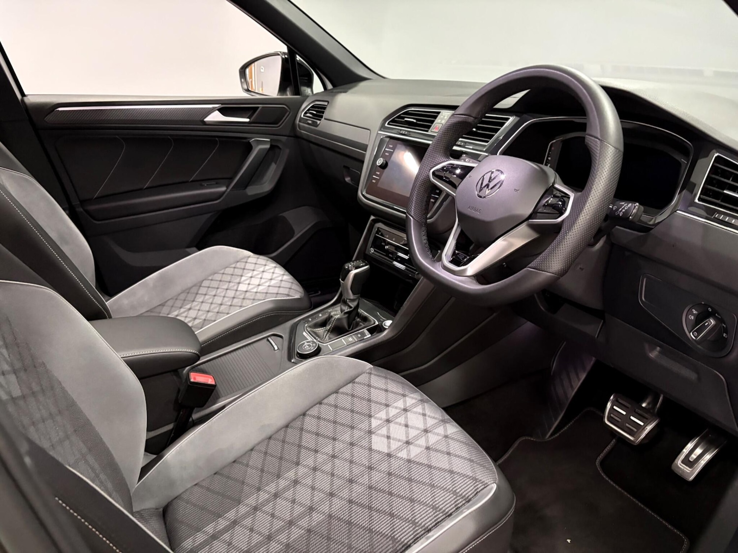 Used Volkswagen Tiguan 2024 for sale - 77657830: Photo 9