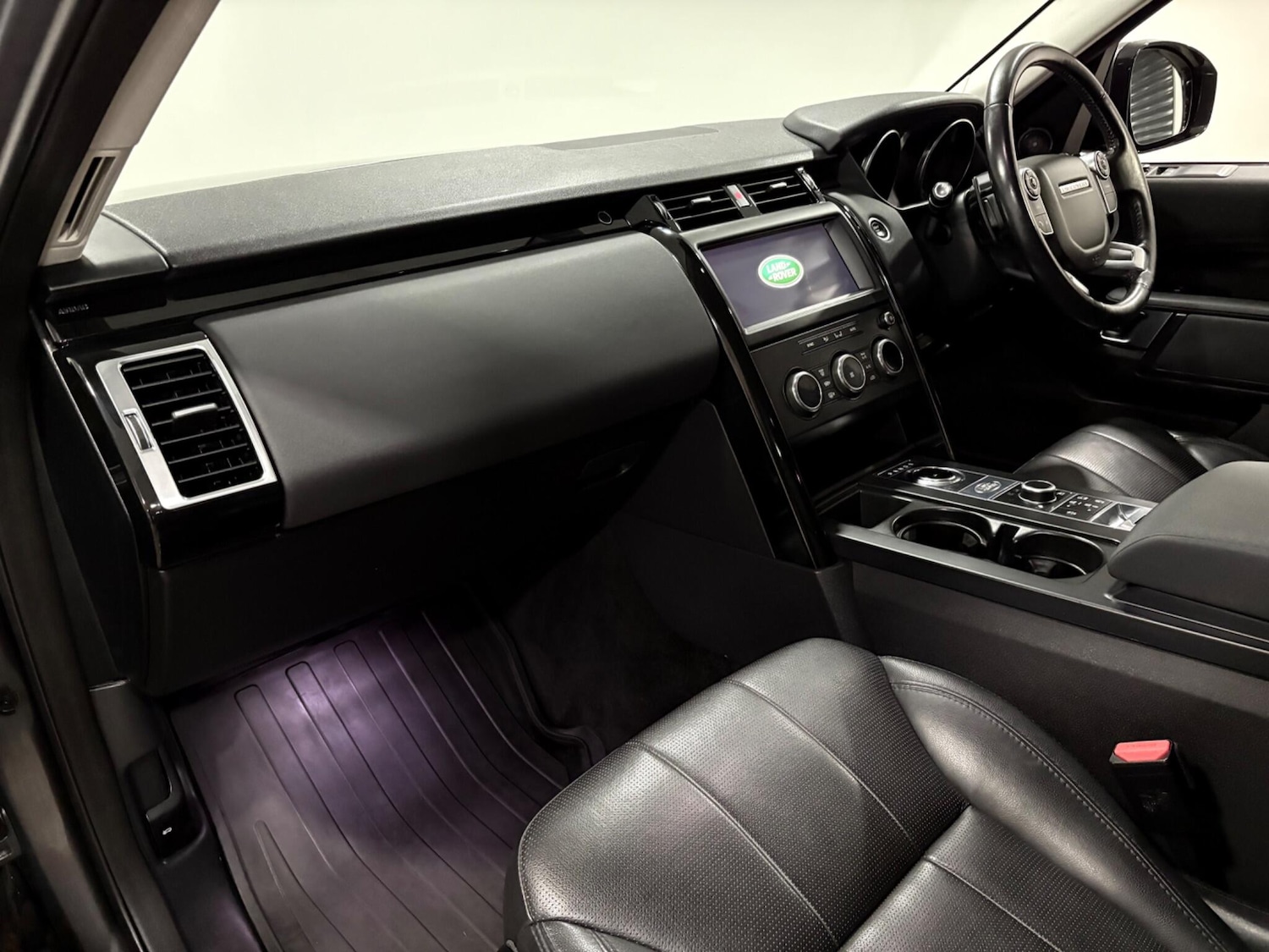 Used Land Rover Discovery 2018 for sale - 77020872: Photo 11