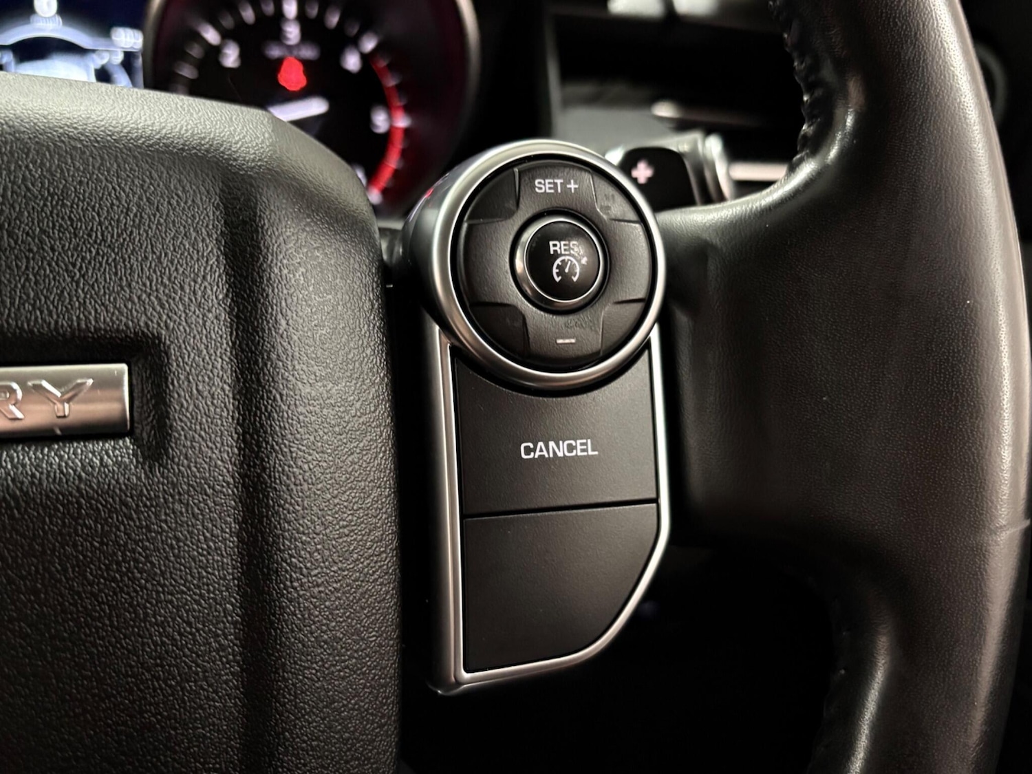 Used Land Rover Discovery 2018 for sale - 77020872: Photo 19