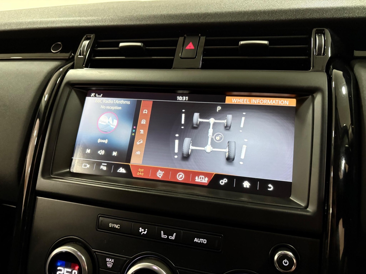 Used Land Rover Discovery 2018 for sale - 77020872: Photo 27