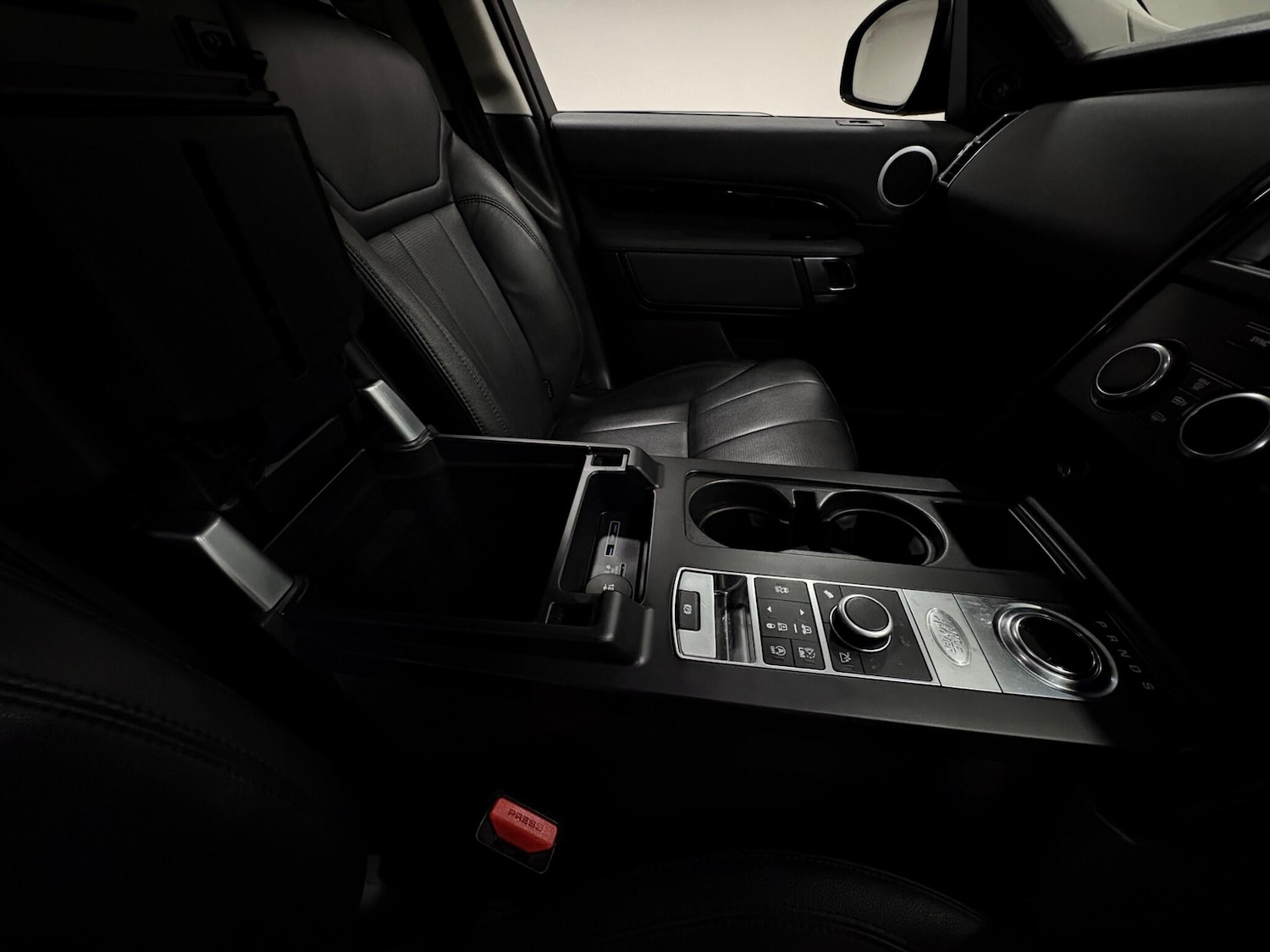 Used Land Rover Discovery 2018 for sale - 77020872: Photo 37