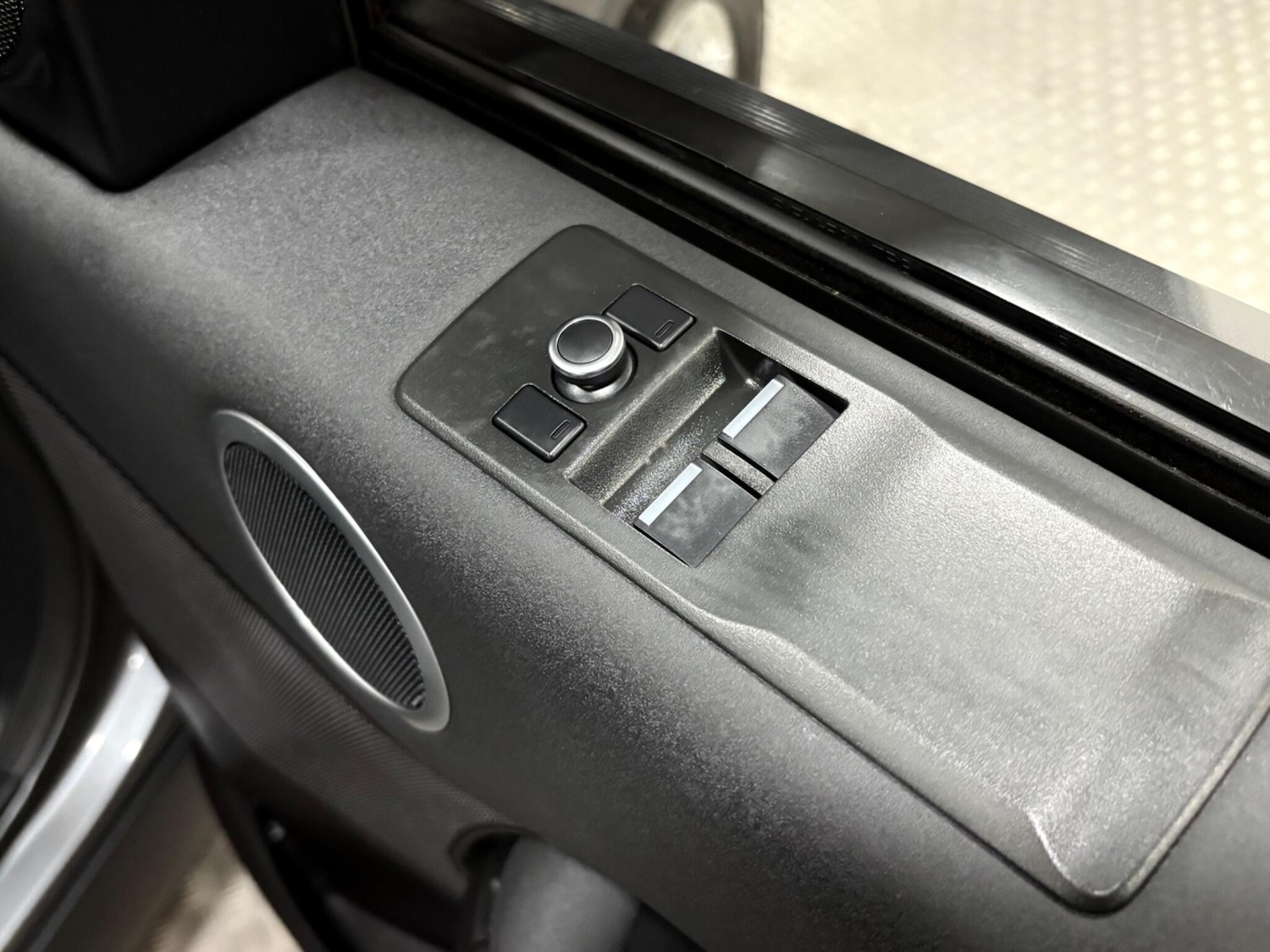 Used Land Rover Discovery 2018 for sale - 77020872: Photo 40