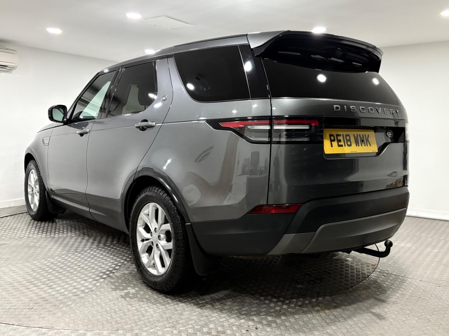 Used Land Rover Discovery 2018 for sale - 77020872: Photo 5