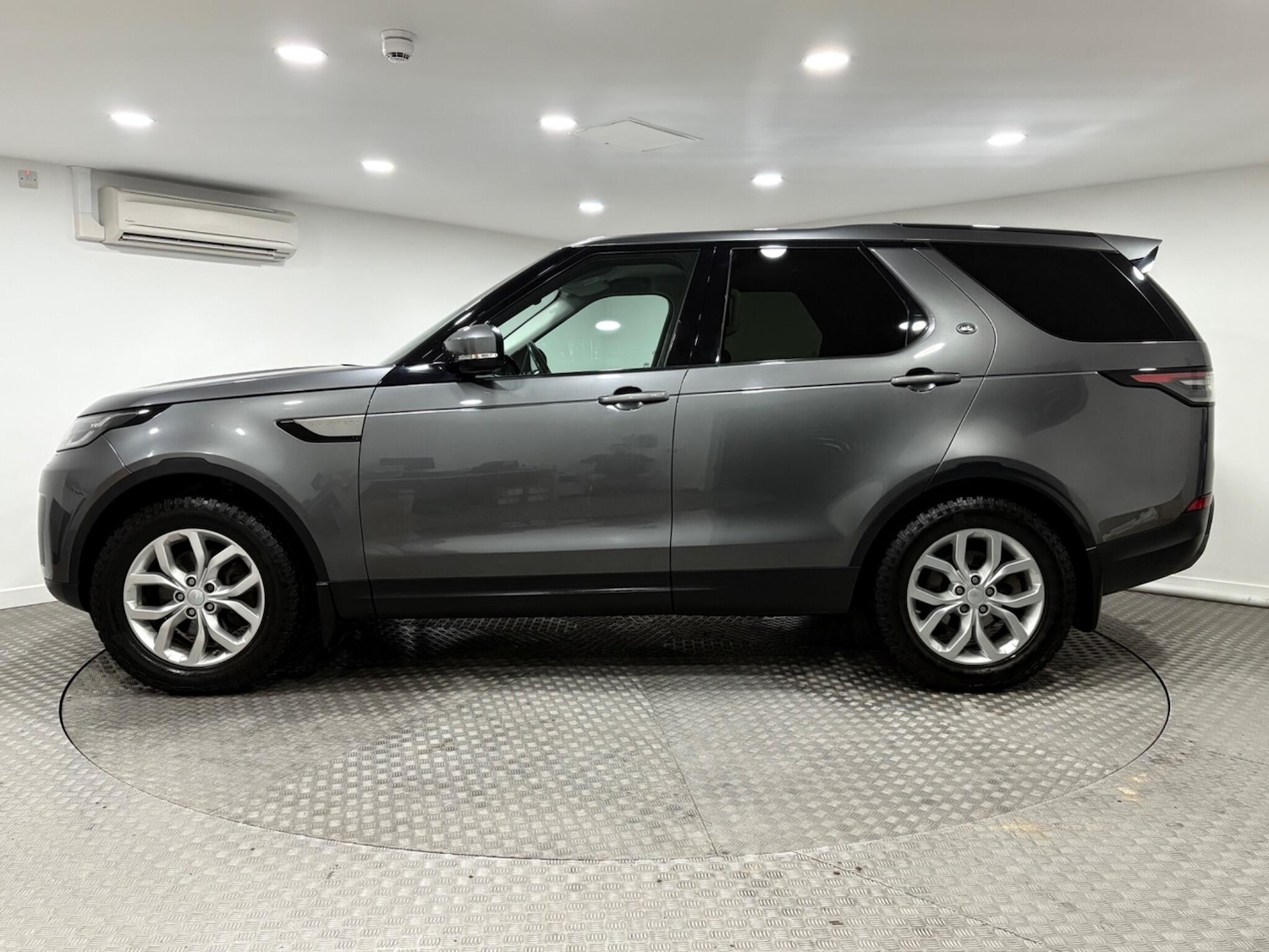Used Land Rover Discovery 2018 for sale - 77020872: Photo 6