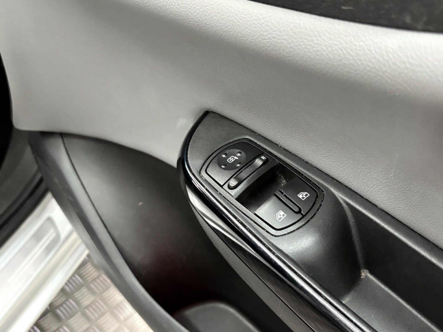 Used Vauxhall Corsa 2017 for sale - 76021216: Photo 32
