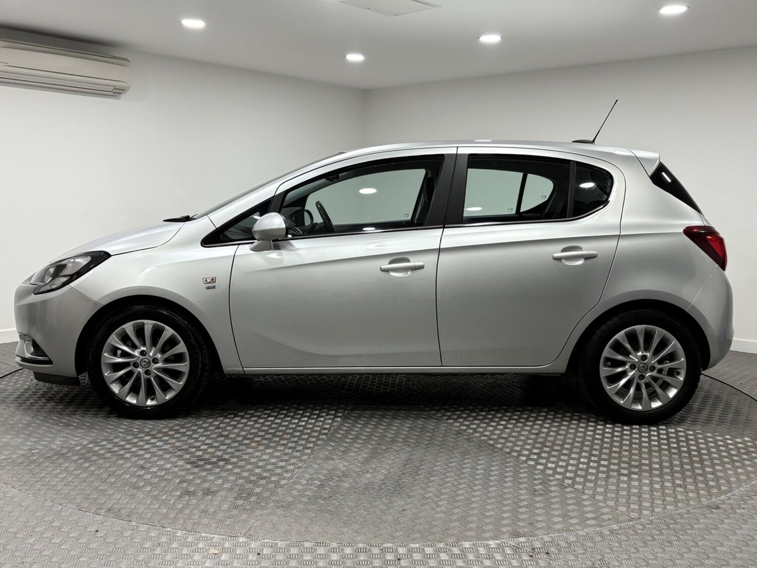 Used Vauxhall Corsa 2017 for sale - 76021216: Photo 6