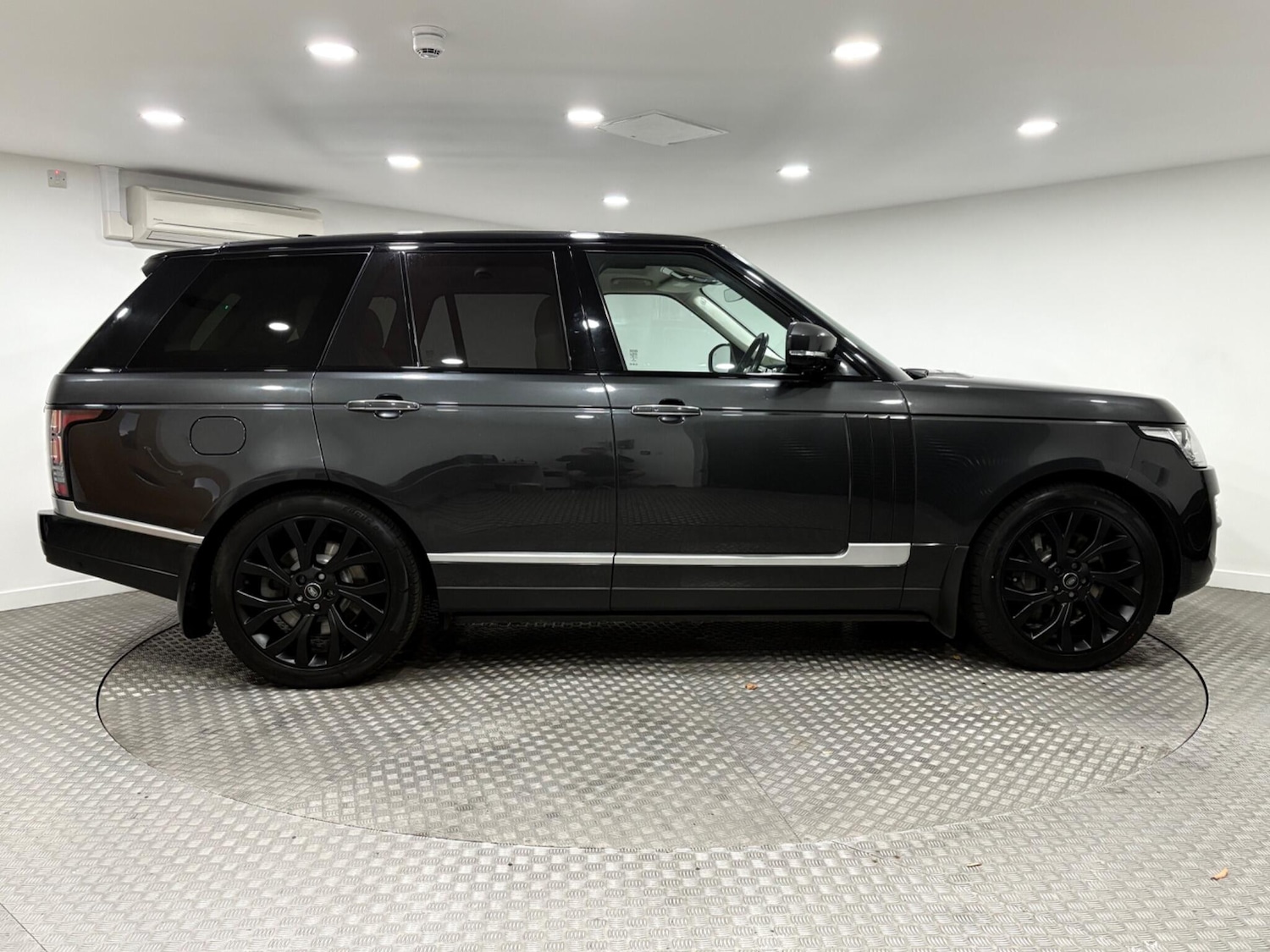 Used Land Rover Range Rover 2017 for sale - 76832419: Photo 2