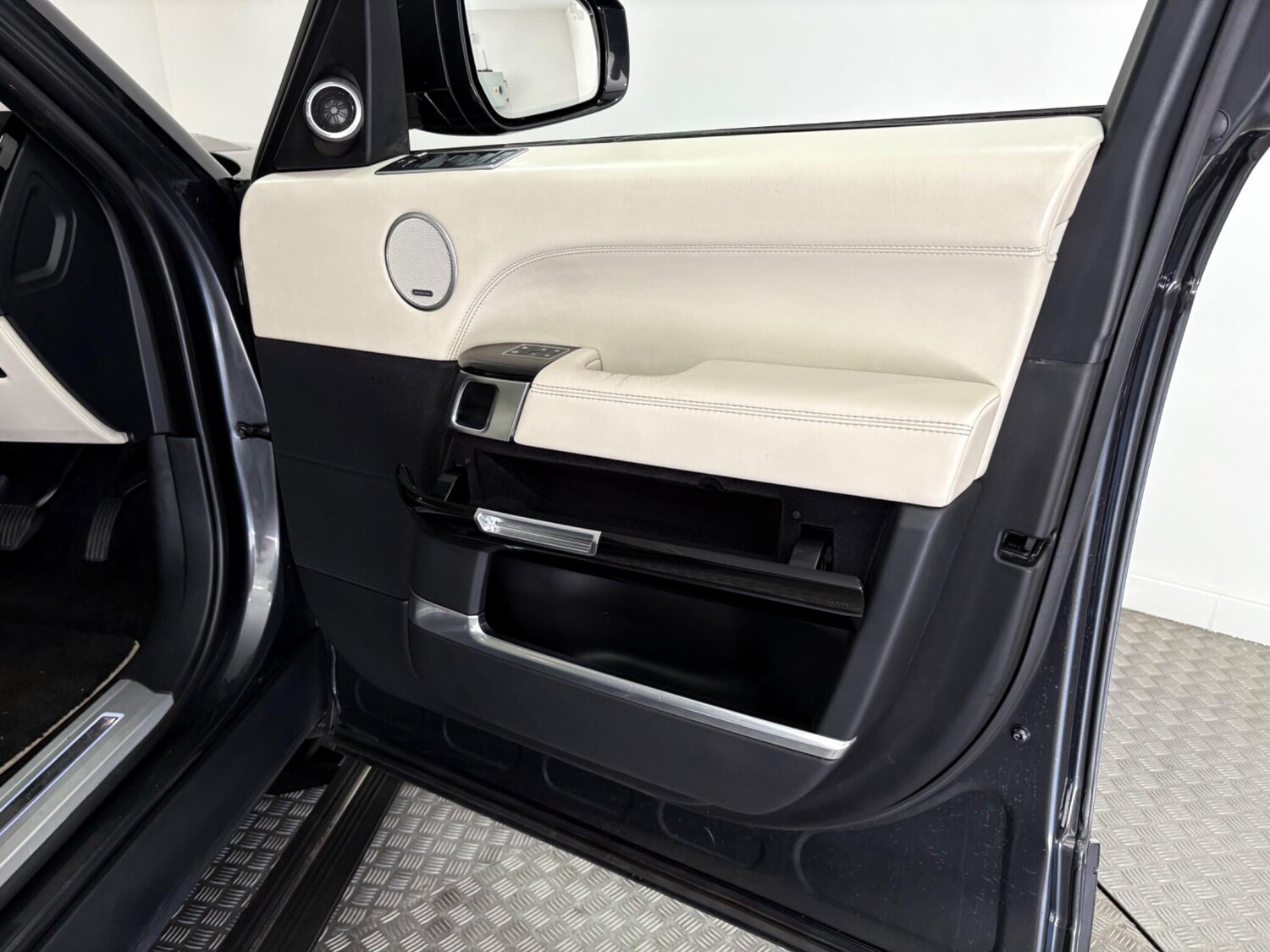 Used Land Rover Range Rover 2017 for sale - 76832419: Photo 45