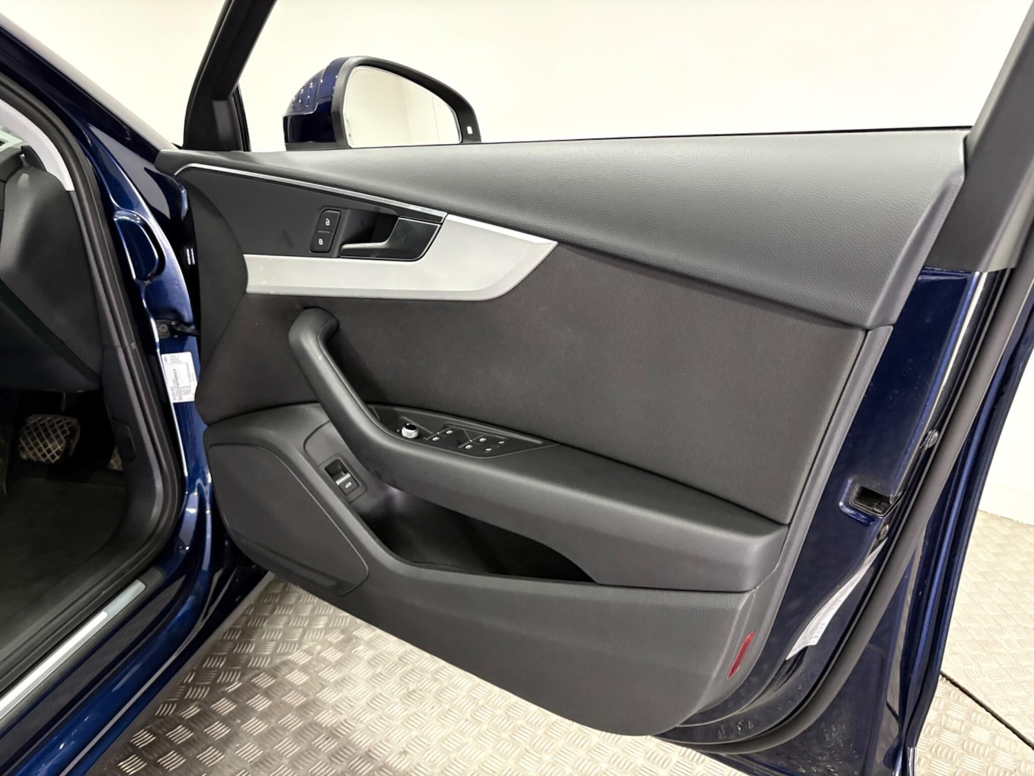 Used Audi A4 2022 for sale - 77254867: Photo 40