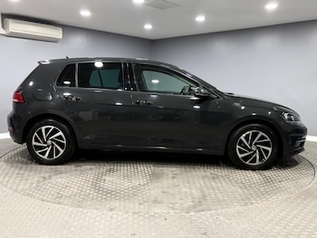 Used Volkswagen Golf 2019 for sale - 77586995: Photo
