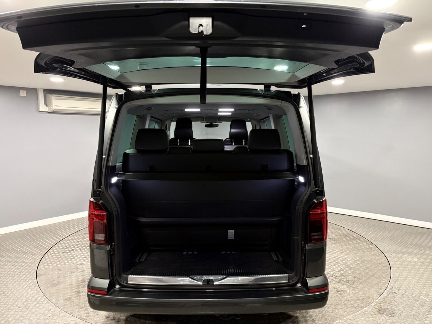 Used Volkswagen Caravelle 2021 for sale - 78007819: Photo 45