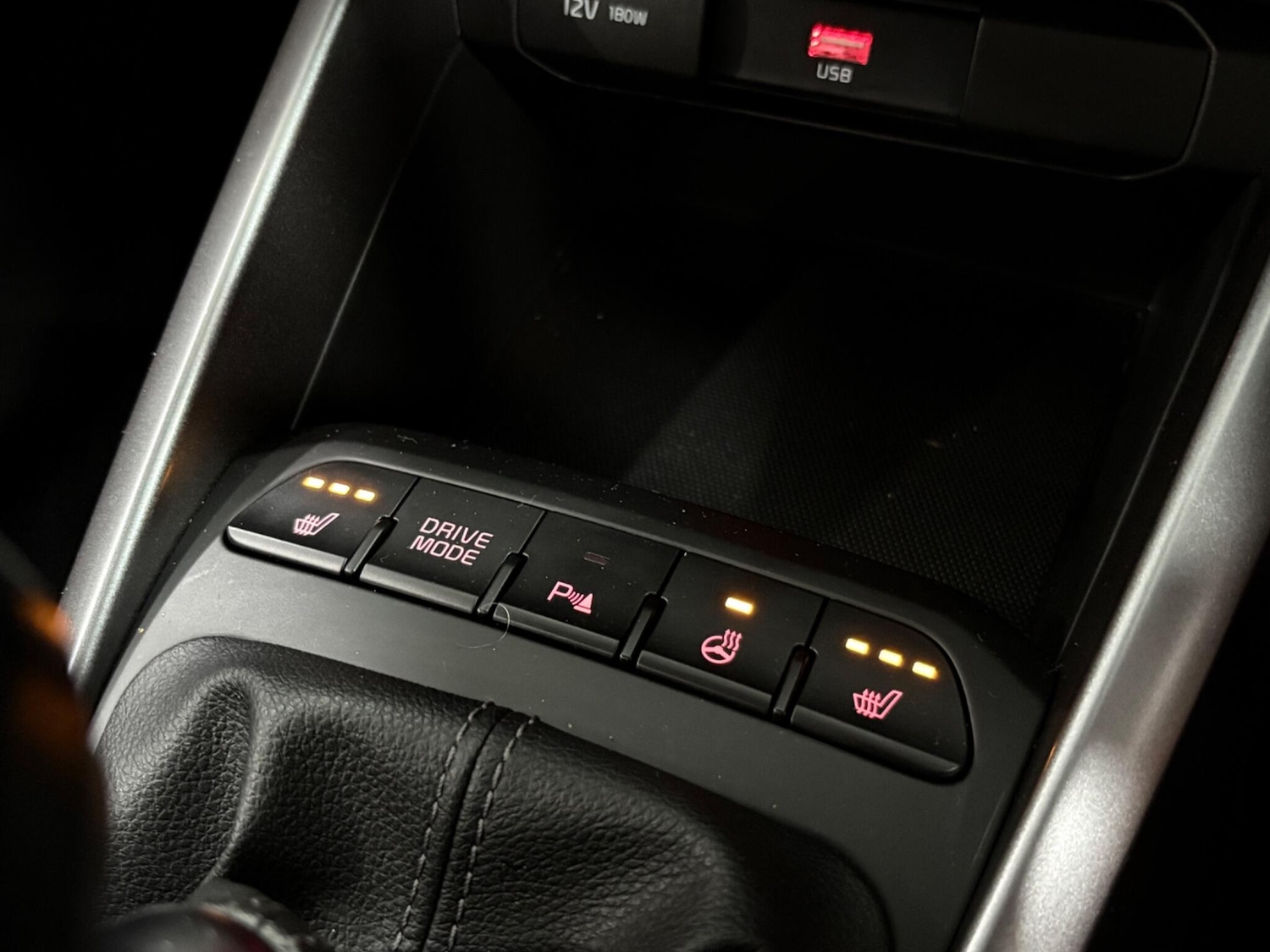 Used Kia Stonic 2021 for sale - 77021366: Photo 32