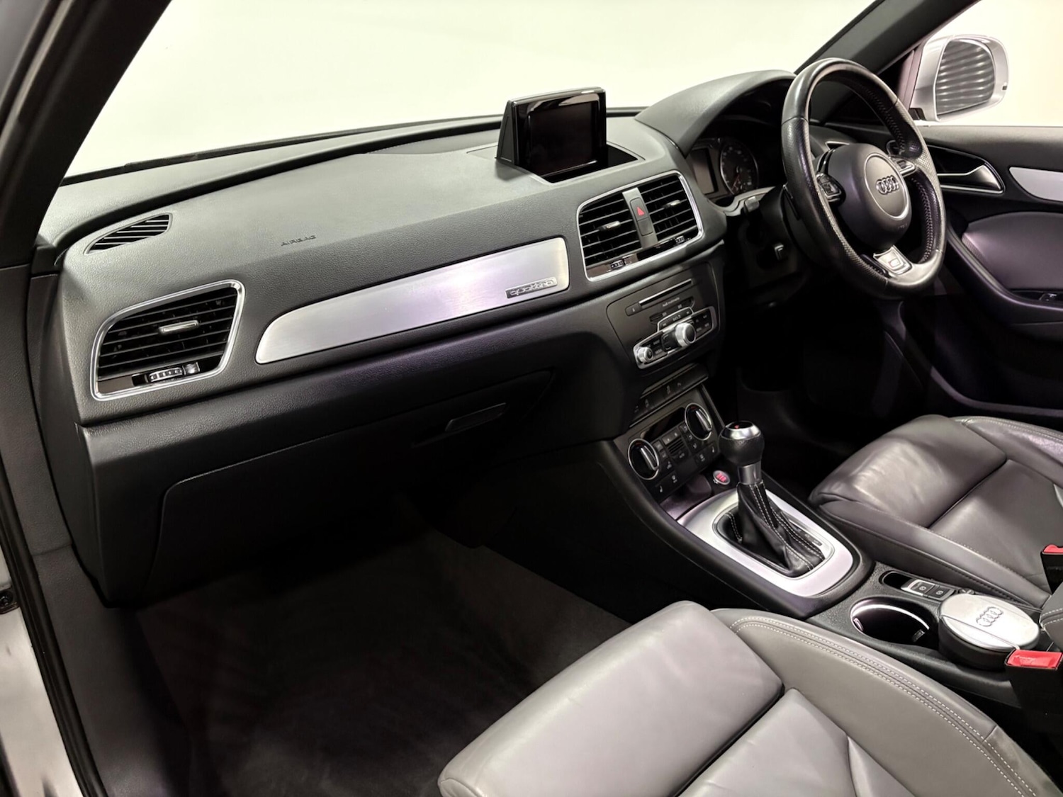 Used Audi Q3 2016 for sale - 77021157: Photo 11