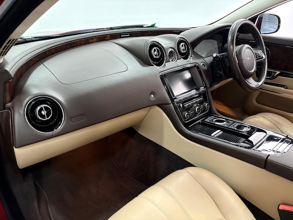 Used Jaguar XJ 2014 for sale - 76121693: Photo 11
