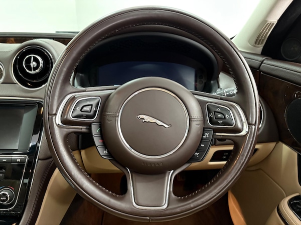 Used Jaguar XJ 2014 for sale - 76121693: Photo 14